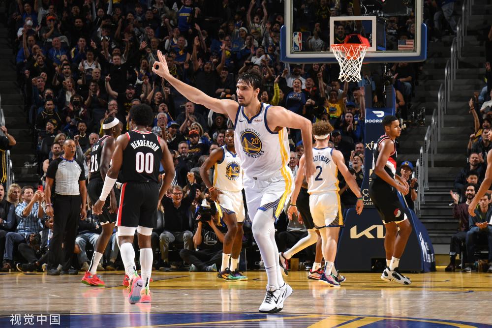 着球队对竞 着球队对竞