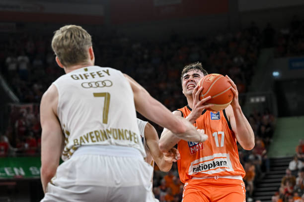 在白枪鱼公 在白枪鱼公