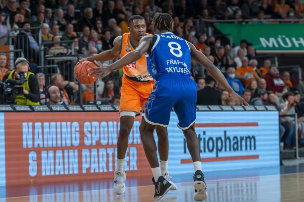 争夺12个 争夺12个